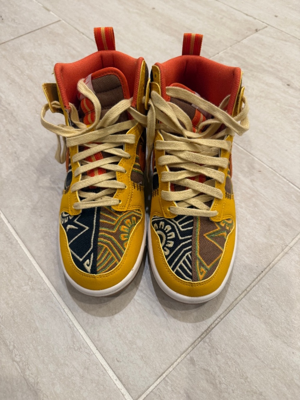 NEW Nike Dunk High "Somos Familia" Yellow/Blk/Orange | Women's 7.5 | Premium - Picture 3 of 8